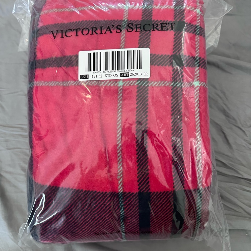 Victoria's Secret Plaid Sherpa Blanket